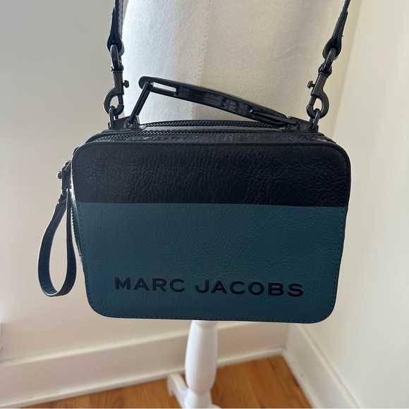 Marc Jacobs Handbags - Marc Jacobs Purse